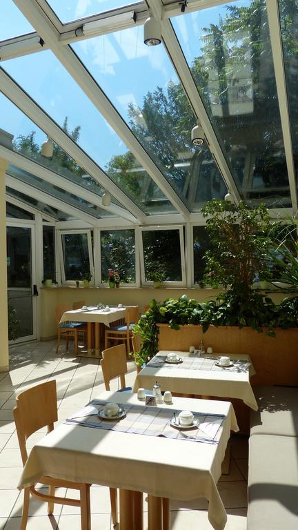 Central Hotel Eschborn Exterior photo