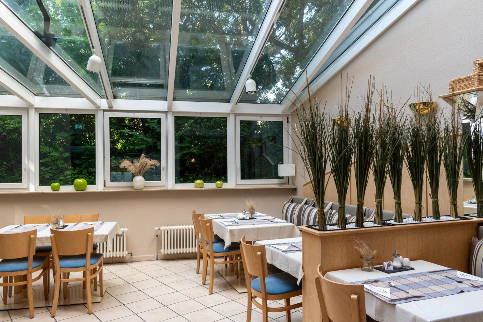 Central Hotel Eschborn Exterior photo