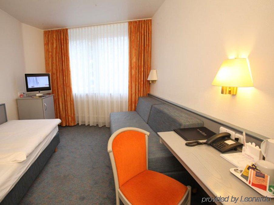 Central Hotel Eschborn Exterior photo